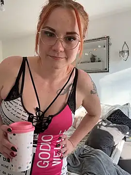 Fiebie licious  online show from 14, 4, 2026