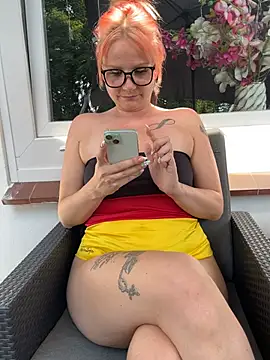 Snapshot of Fiebie_licious_ chatting on 20, 6, 2026 Fiebie licious online show from 20, 6, 2026