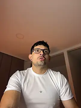 TroyeSavage online show from 7, 5, 2026
