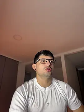 TroyeSavage online show from 24, 5, 2026