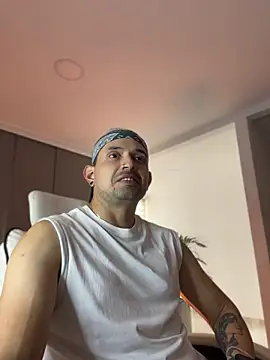 TroyeSavage online show from 14, 4, 2026