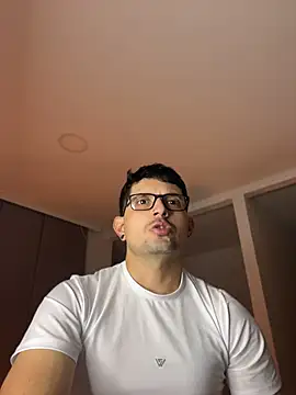 TroyeSavage online show from 16, 5, 2026