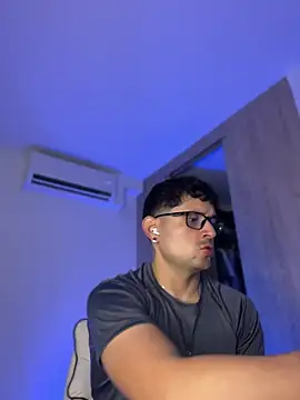 TroyeSavage online show from 24, 6, 2026