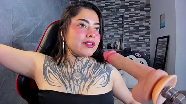 Snapshot of Sophiia_cherry chatting on 23, 5, 2026 Sophiia cherry online show from 23, 5, 2026