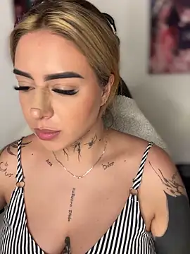 CarolQueen1  online show from 4, 4, 2026