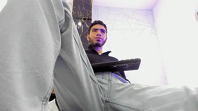 Valentin Lux online show from 10, 4, 2026