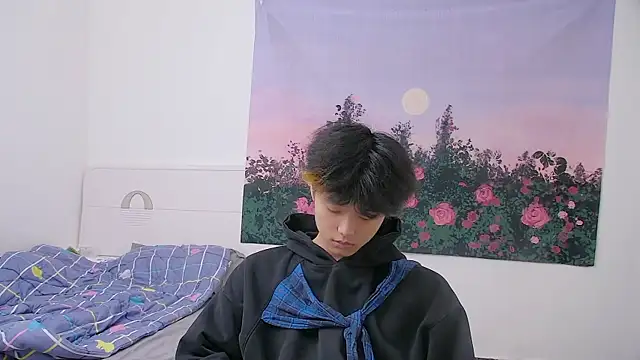 icecream-002 online show from 11, 4, 2026