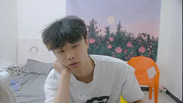 icecream-002 online show from 13, 5, 2026