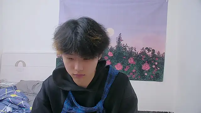 icecream-002 online show from 11, 4, 2026