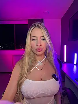 Snapshot of Ambarprada chatting on 20, 5, 2026 Ambarprada online show from 20, 5, 2026