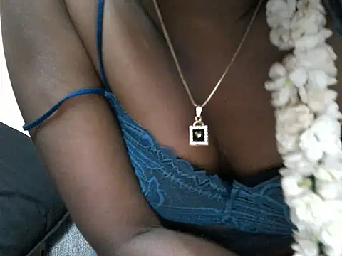 Couplehot00 online show from 20, 3, 2026