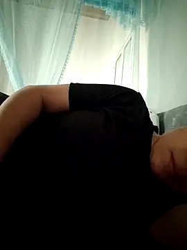 Snapshot of Sweet-cum425 chatting on 13, 4, 2026 Sweet-cum425 online show from 13, 4, 2026