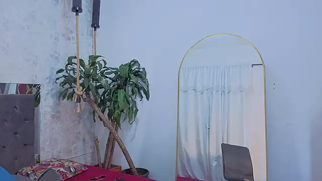 july quinzel online show from 5, 4, 2026