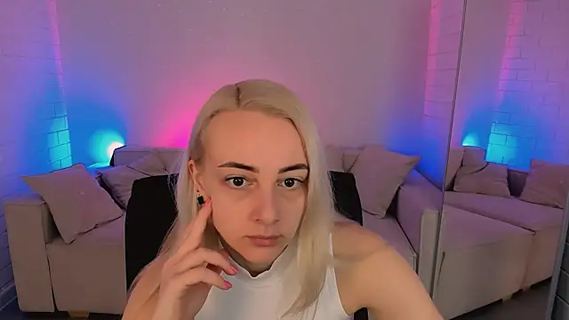 CarolMoor online show from 23, 3, 2026