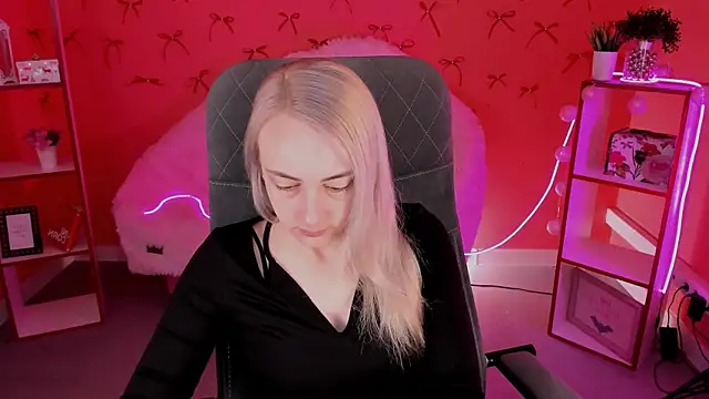 CarolMoor online show from 22, 4, 2026