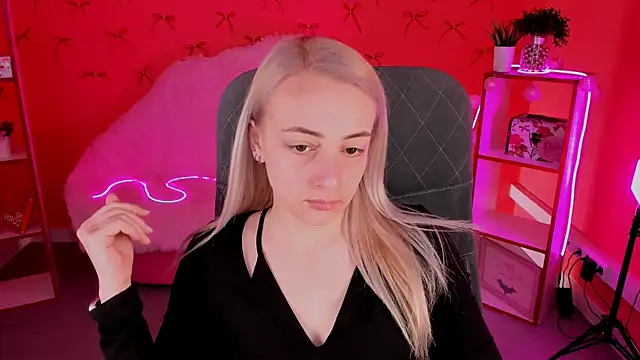 CarolMoor online show from 21, 4, 2026