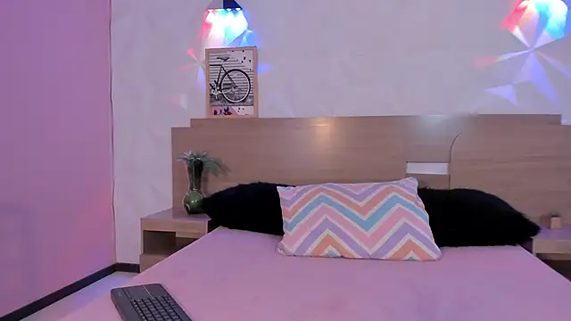 KittyVelve online show from 6, 4, 2026