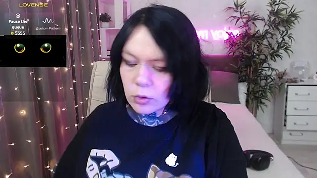 Qwerty Anna Lbo online show from 10, 3, 2026