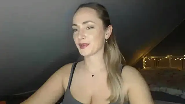 Snapshot of ScarlettSensitive chatting on 7, 6, 2026 ScarlettSensitive online show from 7, 6, 2026