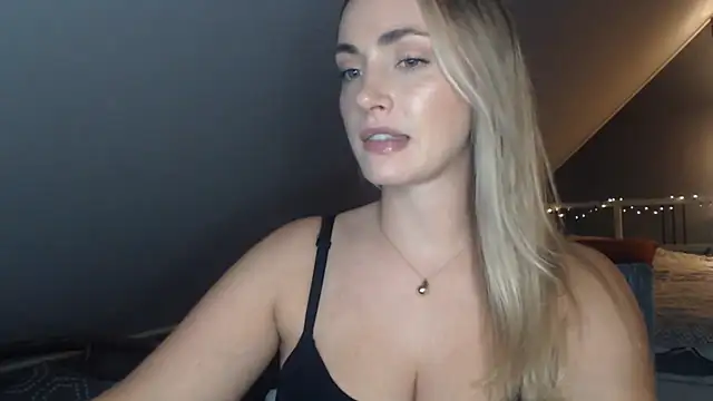 ScarlettSensitive online show from 2, 8, 2026