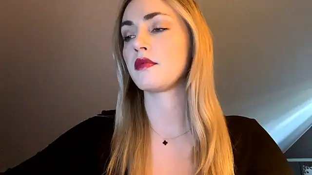 Snapshot of ScarlettSensitive chatting on 5, 5, 2026 ScarlettSensitive online show from 5, 5, 2026