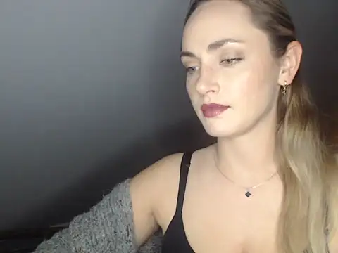Snapshot of ScarlettSensitive chatting on 4, 6, 2026 ScarlettSensitive online show from 4, 6, 2026