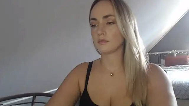 ScarlettSensitive online show from 30, 7, 2026