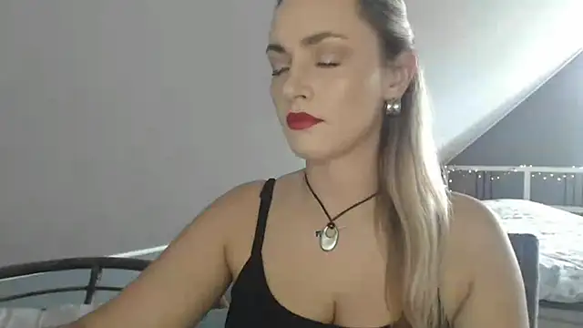 ScarlettSensitive online show from 19, 6, 2026