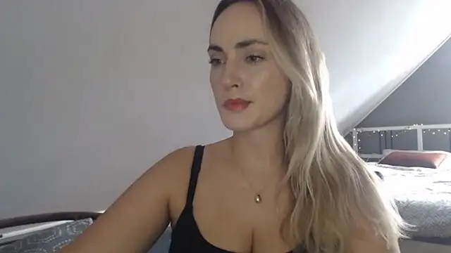 ScarlettSensitive online show from 22, 7, 2026