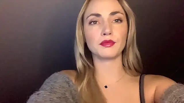 Snapshot of ScarlettSensitive chatting on 3, 5, 2026 ScarlettSensitive online show from 3, 5, 2026