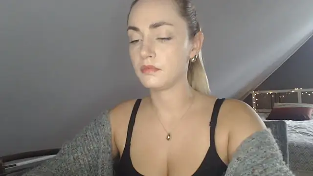 ScarlettSensitive online show from 21, 7, 2026