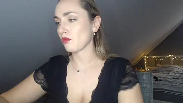 Snapshot of ScarlettSensitive chatting on 1, 6, 2026 ScarlettSensitive online show from 1, 6, 2026