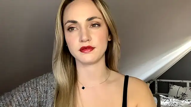 Snapshot of ScarlettSensitive chatting on 6, 5, 2026 ScarlettSensitive online show from 6, 5, 2026