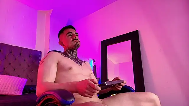 Dallas Whitee online show from 7, 5, 2026