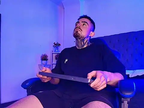 Dallas Whitee online show from 6, 4, 2026