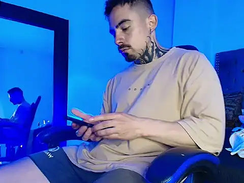 Dallas Whitee online show from 4, 4, 2026