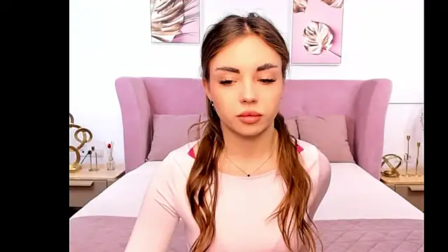 MyEvelin online show from 6, 4, 2026