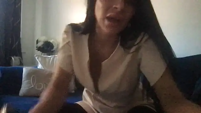 Miss juicy babes69 online show from 27, 3, 2026