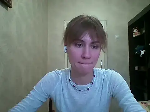 ElenoreHolguin online show from 2, 4, 2026