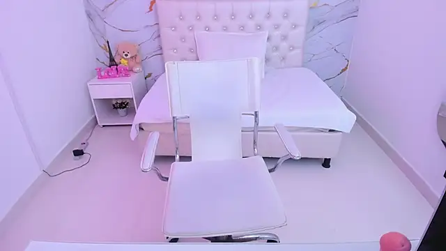 Sofia echeverri online show from 20, 5, 2026