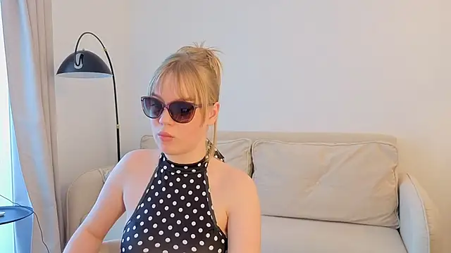 LittleForestELF2 online show from 22, 5, 2026