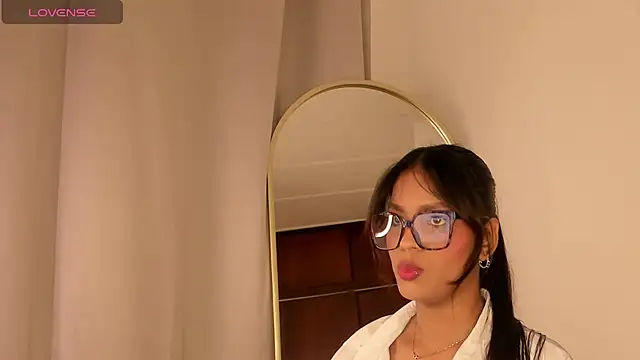 Aishs bigass online show from 12, 6, 2026