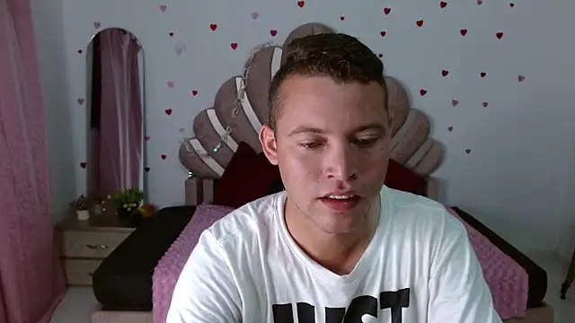 Snapshot of sven_fox723 chatting on 16, 5, 2026 sven fox723 online show from 16, 5, 2026