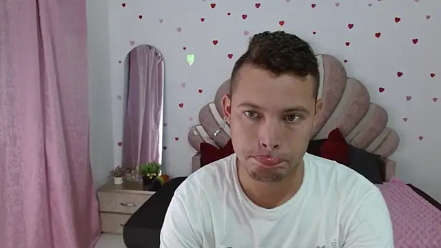 Snapshot of sven_fox723 chatting on 15, 5, 2026 sven fox723 online show from 15, 5, 2026
