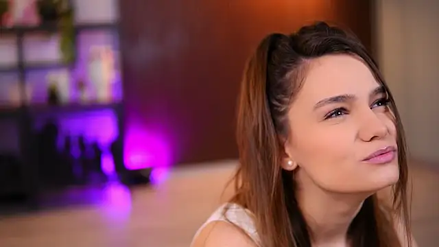 Lena Laurent online show from 28, 3, 2026