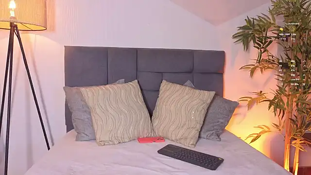 liorasterling online show from 13, 4, 2026