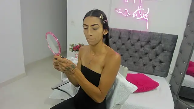 Abril Castroo online show from 17, 3, 2026