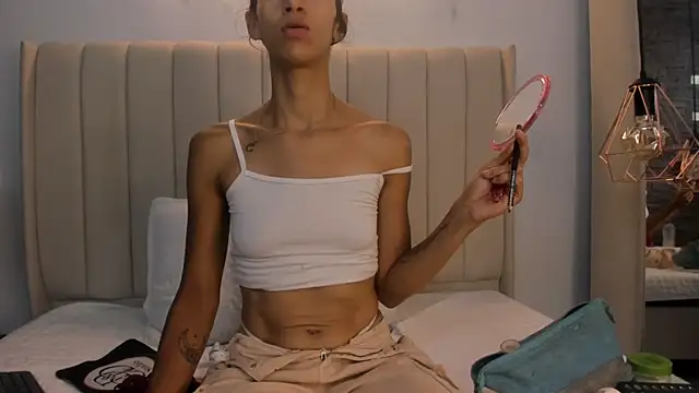 Abril Castroo online show from 10, 4, 2026