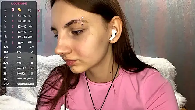 AlisaBloom online show from 5, 4, 2026