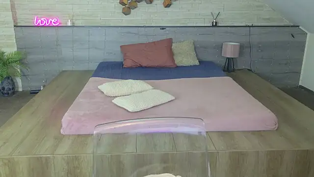 IceBlueBabe online show from 10, 4, 2026